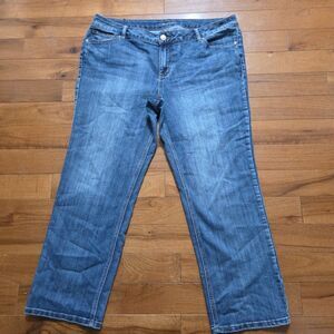 LADIES MAURICES STRAIGHT LEG BLUE DENIM STRETCH JEAN SZ 18 SHORT